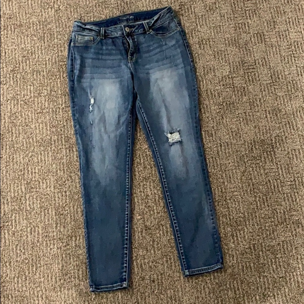 Maurice’s distressed skinny Jeans size L/R